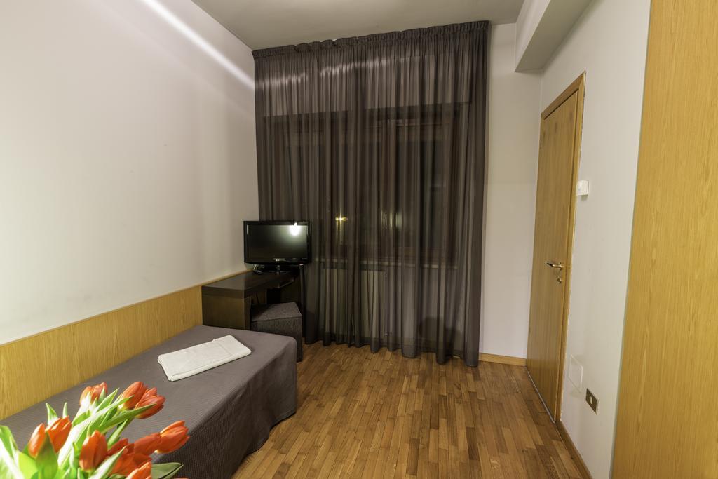 Capo Horn Hotel Boario Terme Eksteriør billede