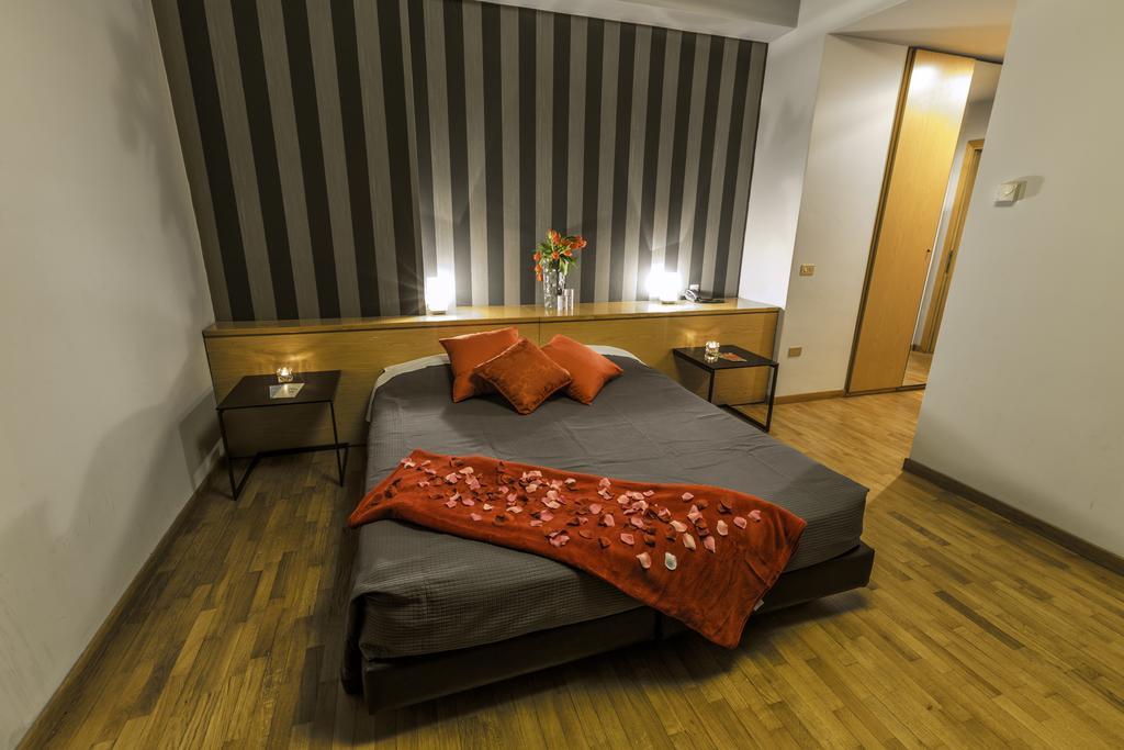 Capo Horn Hotel Boario Terme Eksteriør billede