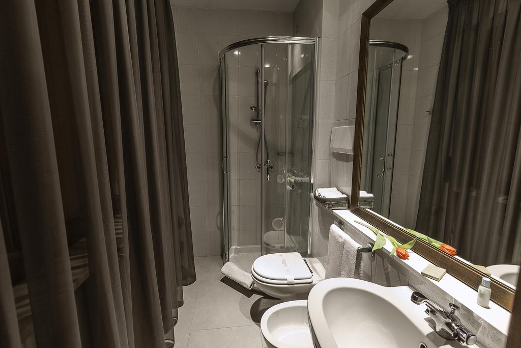 Capo Horn Hotel Boario Terme Eksteriør billede